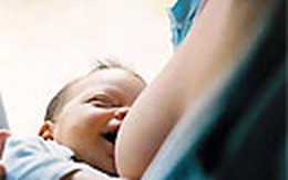 Rất ít trẻ sơ sinh được nuôi hoàn toàn bằng sữa mẹ